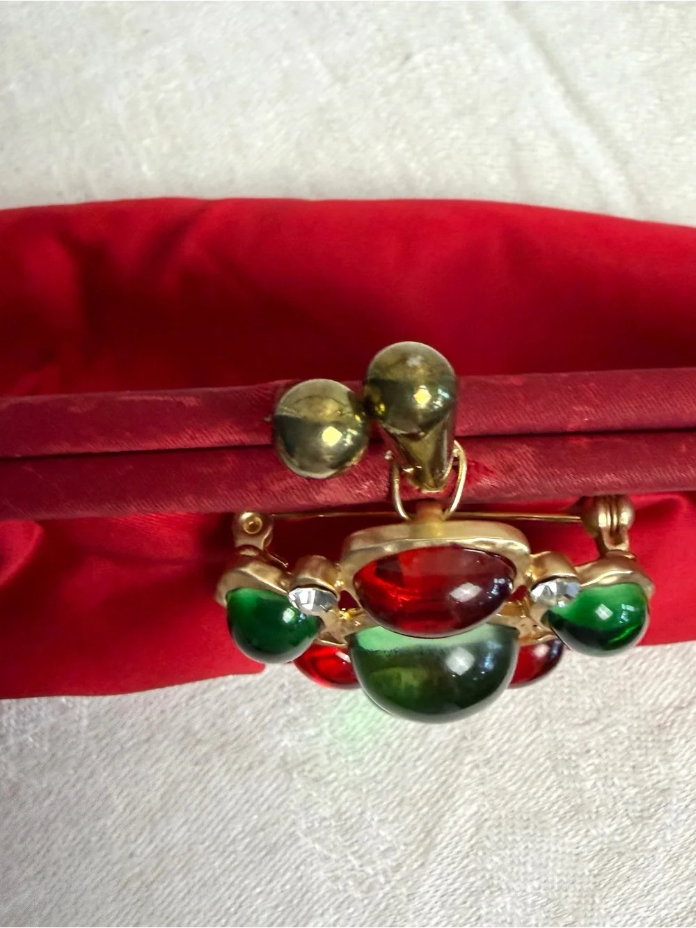 VTG Silk Evening Kisslock Clutch w/ added Jewel Accent, red/green, 10.5x5.5